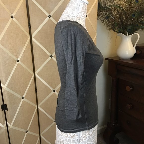 Hollister Quarter Length Shirt - Picture 4 of 9